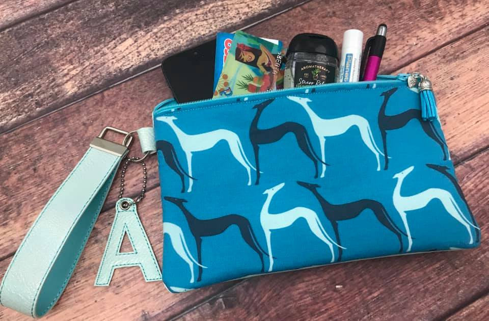 Long Neck Stretch Hounds / Metallic Aqua Pleather Top Zip Bag 8.5x5.25